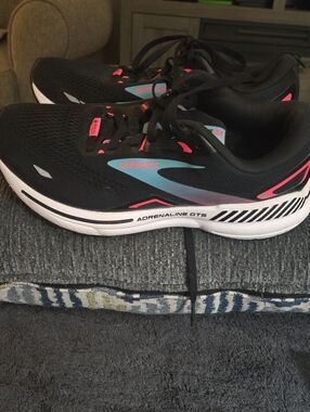 Brooks Adrenoline GTS23 GTX waterproof Running Shoe